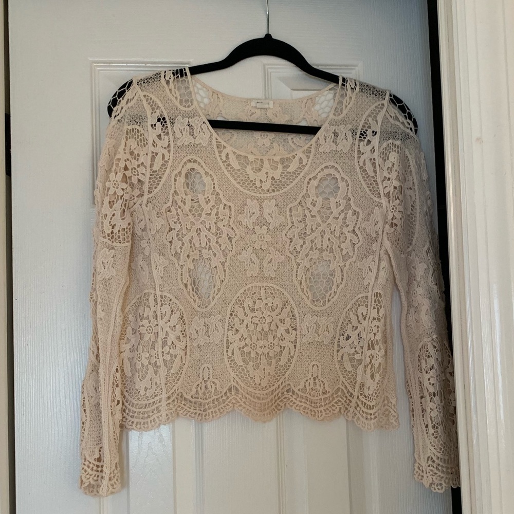 SOLD: Garage Size Medium Crochet Style Shirt